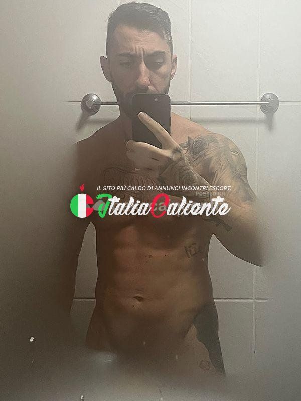 Damiano attivo ultimi giorni disponibile anche per videochiamate e sex chat — Milano, 28 anni