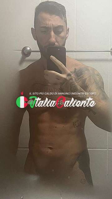Damiano attivo ultimi giorni disponibile anche per videochiamate e sex chat — Milano, 28 anni