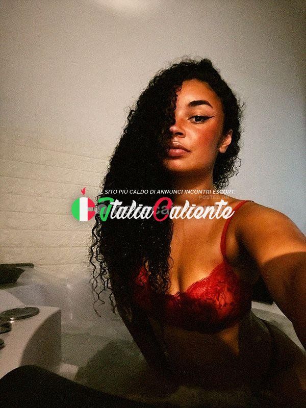 Bellezza mora, calore e fascino brasiliano💋🇧🇷 — Napoli, 22 anni
