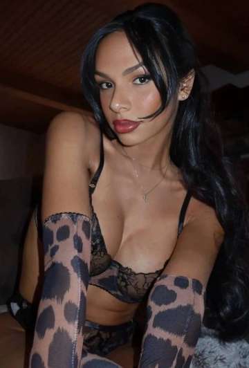 Amy trans — ✨ambiente climatizzato✨corso nizza✨cuneo✨amy✨bellissima trans giovane e femminile✨perfetta per realizzare tutte le tue fantasie✨ — Cuneo, 25 anni