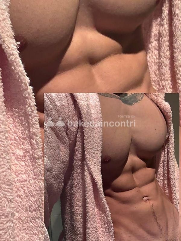 GIOVANE DOTATO XXL 23cm DISPONIBILE PER VIDEOCHIAMATA — Milano, 24 anni