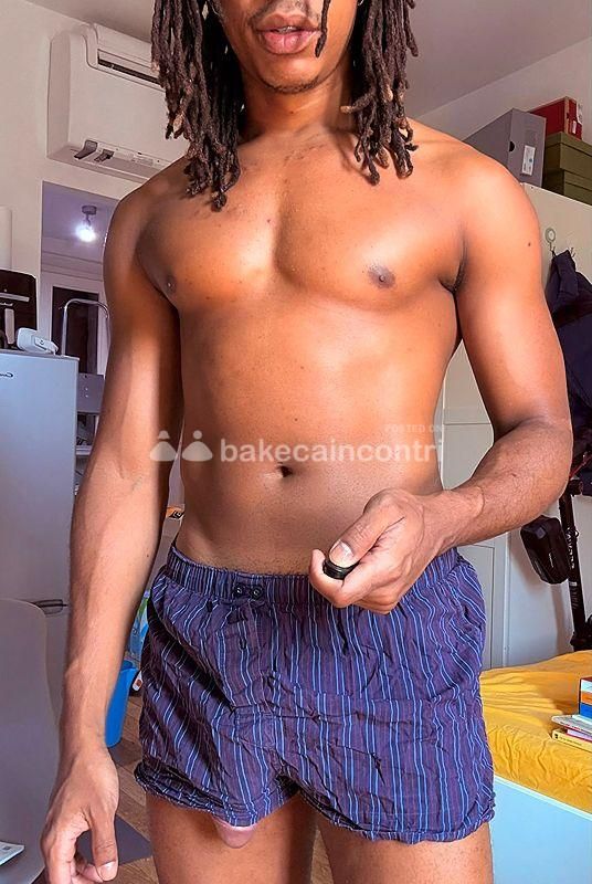 Ottavio, black Attivo, 22cm di cazzo e talento sessuale, labbra perfetta — Milano, 25 anni